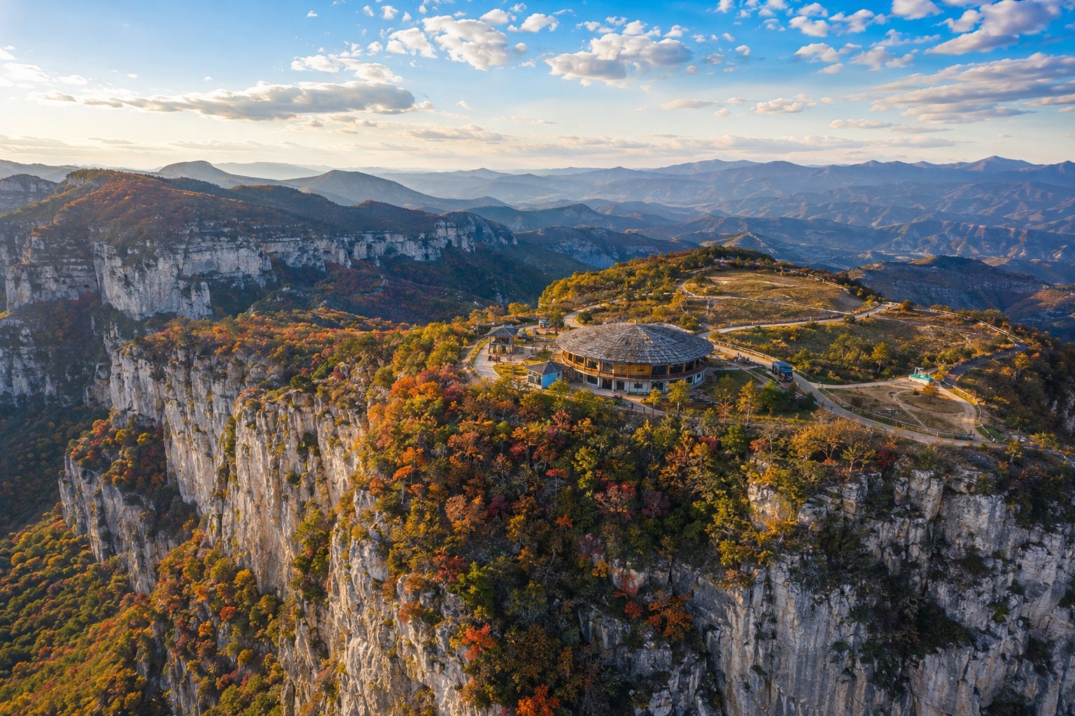齐山秋日悬崖与远山风光无人机摄影