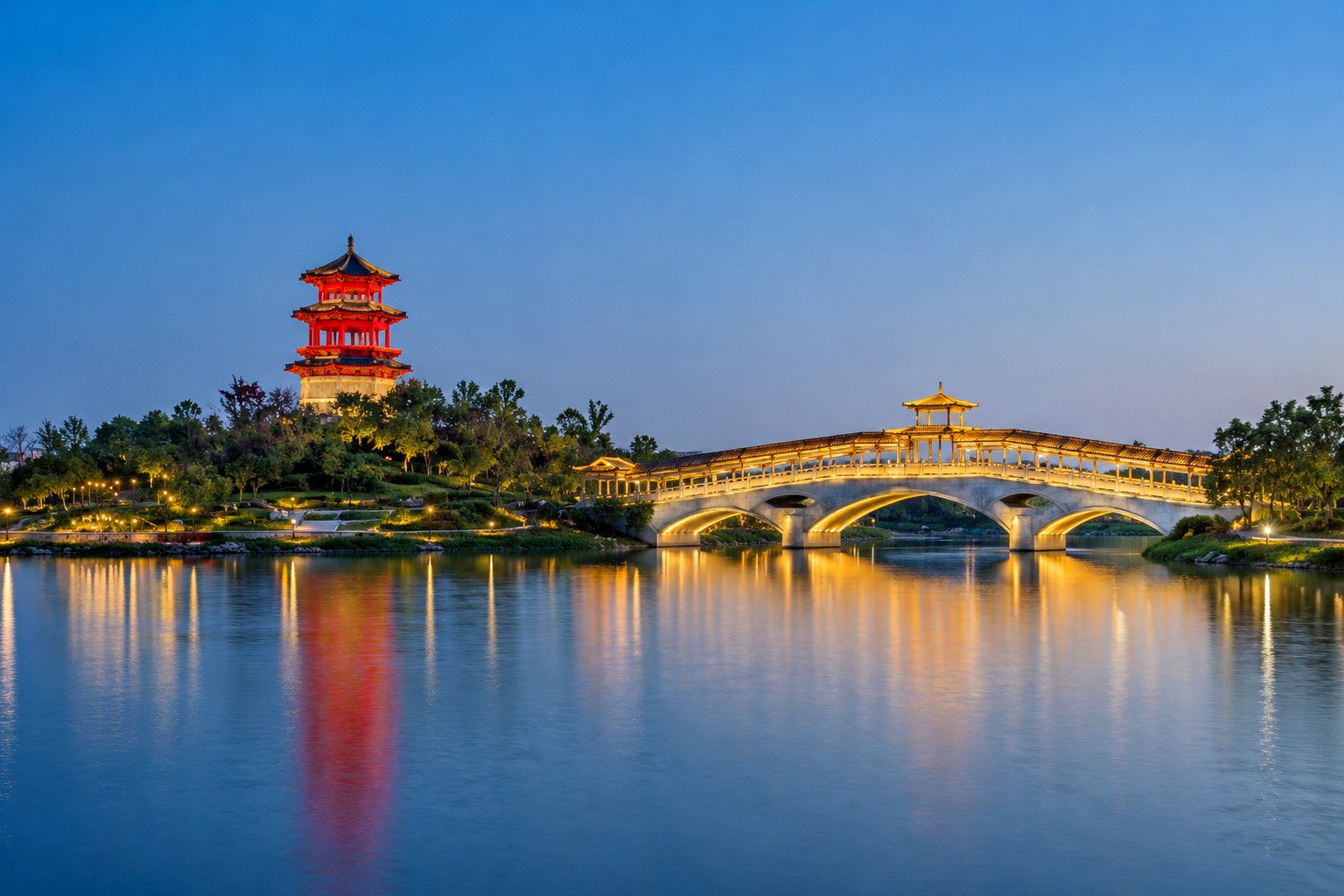 淄博玉龙湖湿地公园玉龙阁与廊桥蓝调景观摄影
