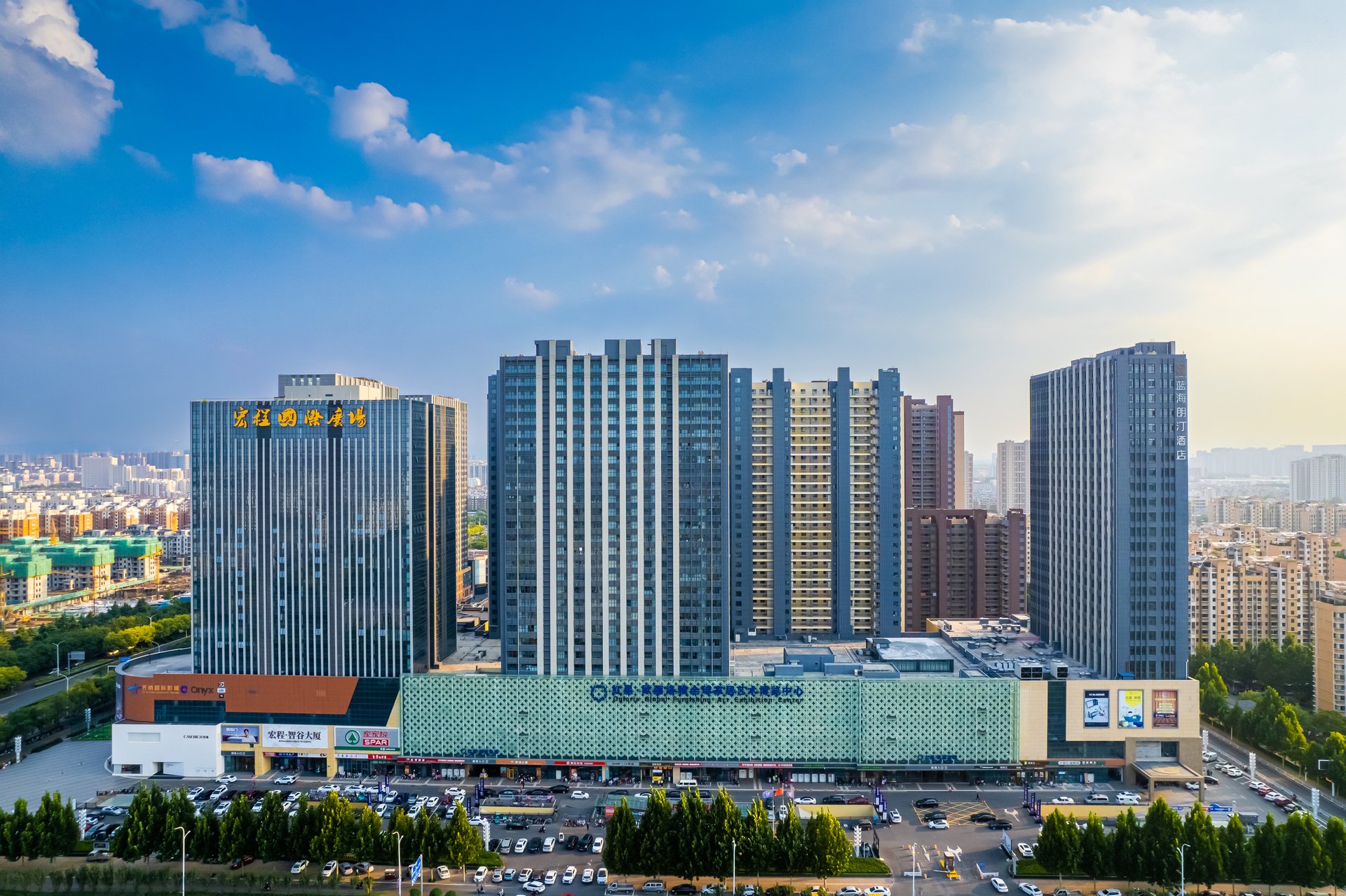 宏程国际广场日景商业建筑群无人机航拍