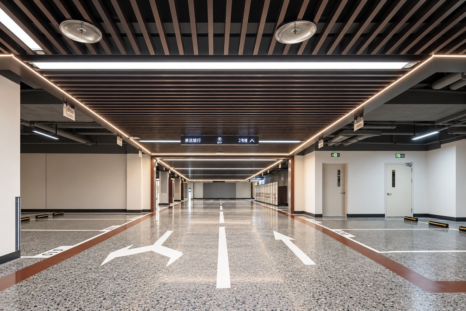 金城荣基臻岳地下车库实景摄影-淄博地产配套摄影