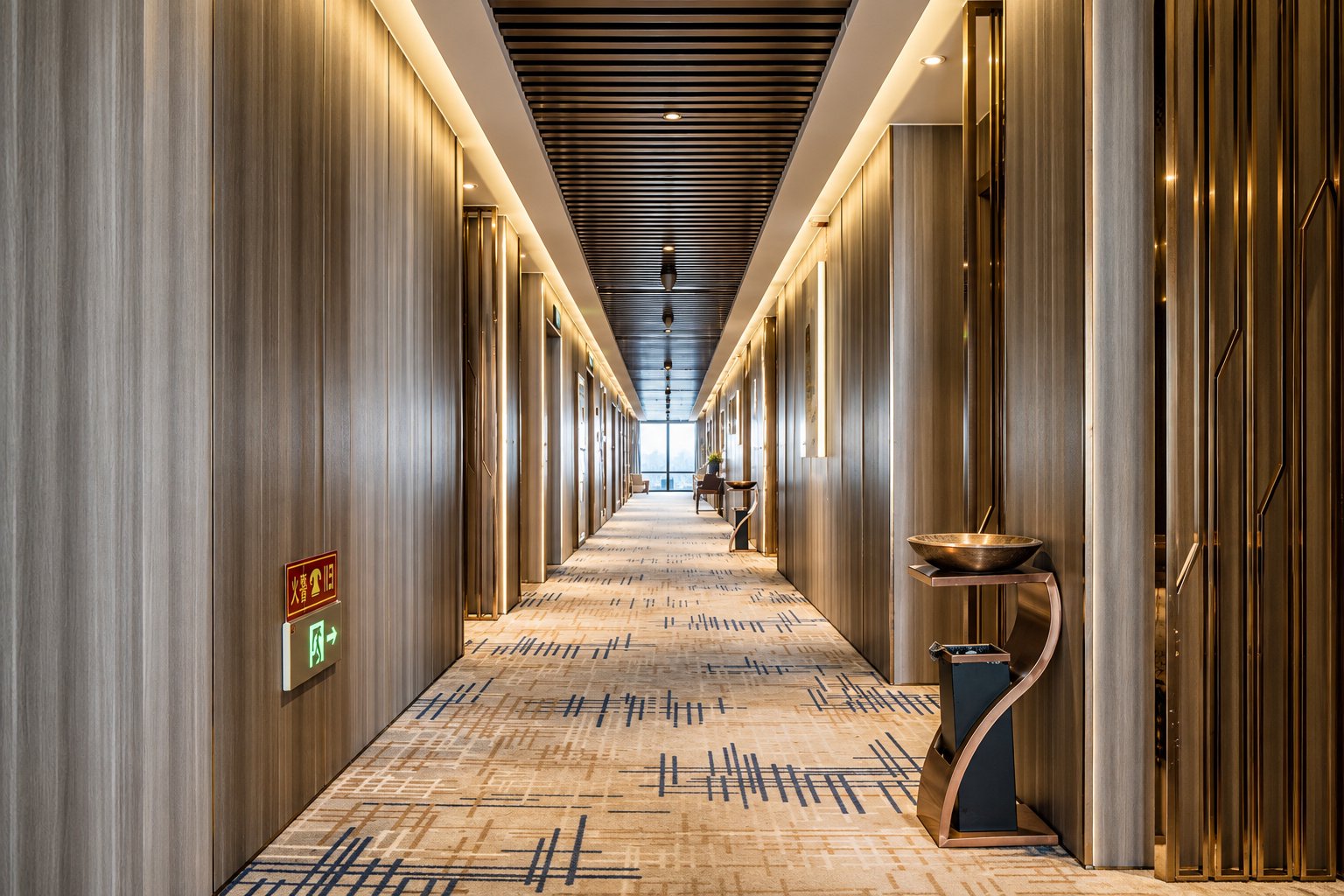 淄博利澳酒店客房层走廊室内空间摄影